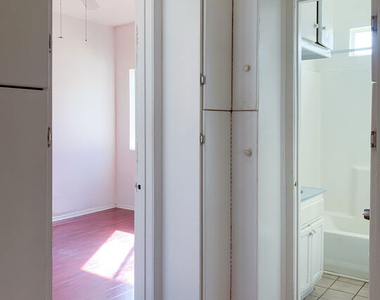 821 N Vendome Street - Photo Thumbnail 9