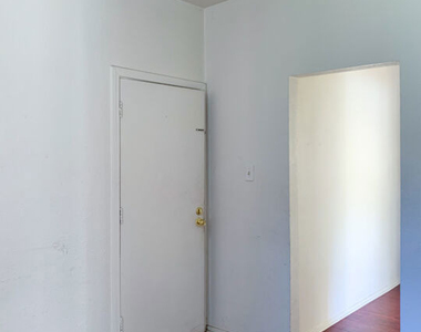 821 N Vendome Street - Photo Thumbnail 2
