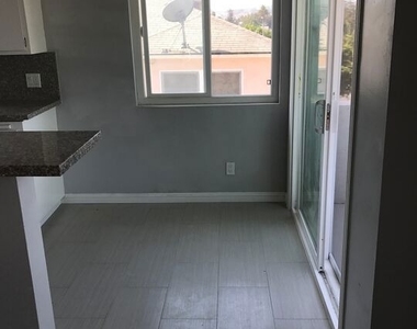 2018 S Longwood Avenue - Photo Thumbnail 1