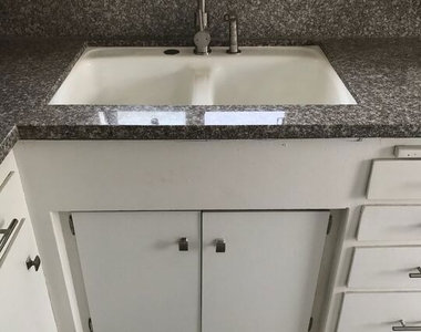 2018 S Longwood Avenue - Photo Thumbnail 11