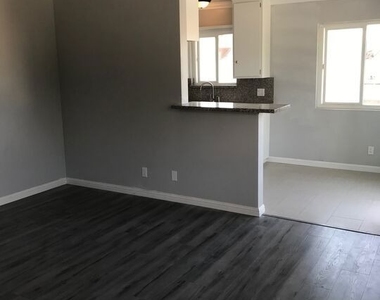 2018 S Longwood Avenue - Photo Thumbnail 17