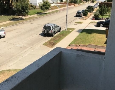 2018 S Longwood Avenue - Photo Thumbnail 2
