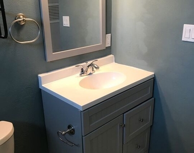 2018 S Longwood Avenue - Photo Thumbnail 4