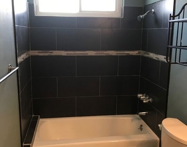 2018 S Longwood Avenue - Photo Thumbnail 10