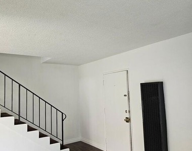 1855 S Victoria Avenue - Photo Thumbnail 7