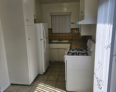 1855 S Victoria Avenue - Photo Thumbnail 8