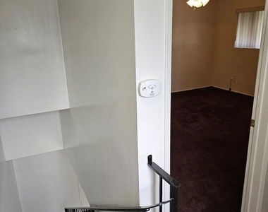 1855 S Victoria Avenue - Photo Thumbnail 11