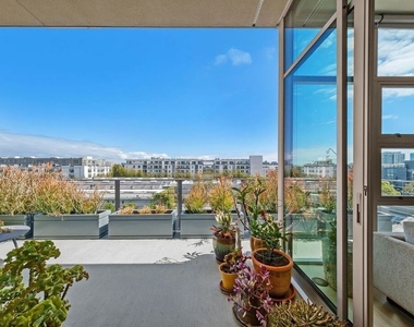 4080 Glencoe Avenue - Photo Thumbnail 3
