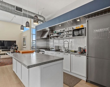 4080 Glencoe Avenue - Photo Thumbnail 8