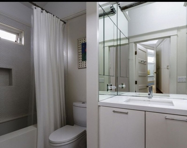 652 Woodlawn Avenue - Photo Thumbnail 11