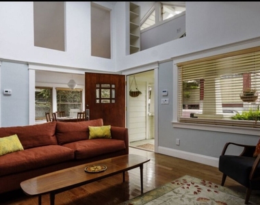 652 Woodlawn Avenue - Photo Thumbnail 1