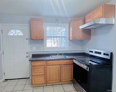 87 Ellis Avenue - Photo Thumbnail 5