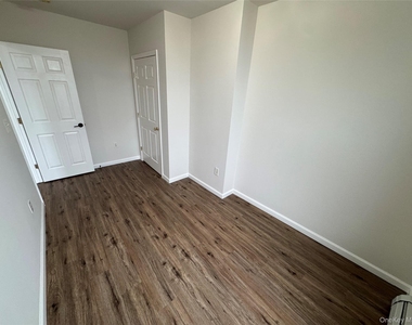 315 Main Street - Photo Thumbnail 11