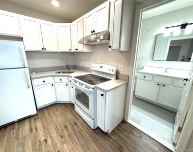 315 Main Street - Photo Thumbnail 8