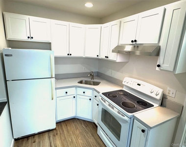 315 Main Street - Photo Thumbnail 4