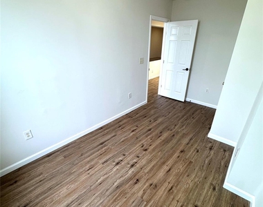 315 Main Street - Photo Thumbnail 10