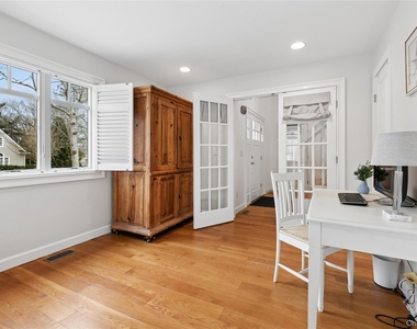 10 Foxboro Road - Photo Thumbnail 18
