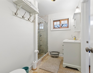 10 Foxboro Road - Photo Thumbnail 19