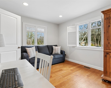 10 Foxboro Road - Photo Thumbnail 16