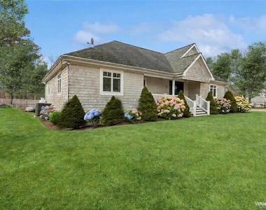 10 Foxboro Road - Photo Thumbnail 2