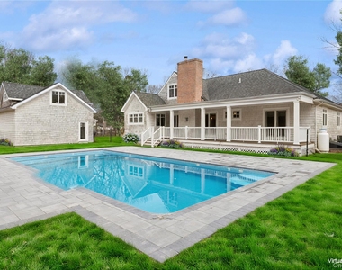 10 Foxboro Road - Photo Thumbnail 3