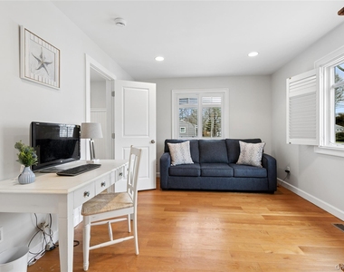 10 Foxboro Road - Photo Thumbnail 17