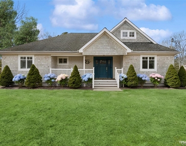 10 Foxboro Road - Photo Thumbnail 1