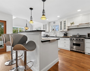 10 Foxboro Road - Photo Thumbnail 12