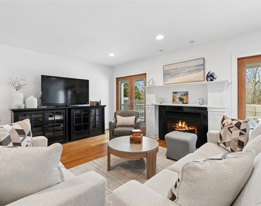 10 Foxboro Road - Photo Thumbnail 6