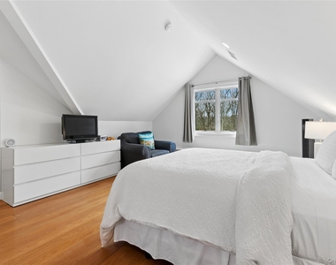 10 Foxboro Road - Photo Thumbnail 28
