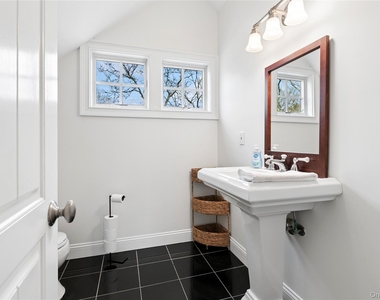 10 Foxboro Road - Photo Thumbnail 30