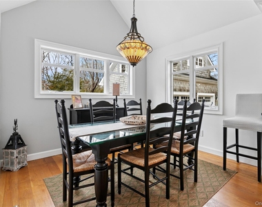 10 Foxboro Road - Photo Thumbnail 15