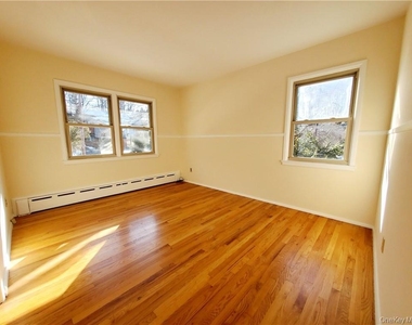 215 Harriman Road - Photo Thumbnail 10