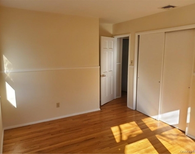 215 Harriman Road - Photo Thumbnail 11