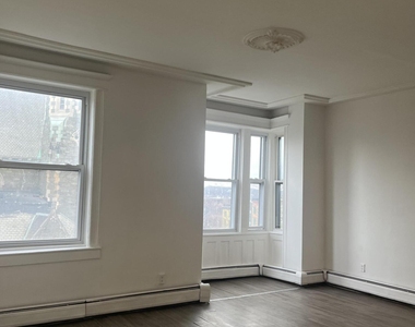 9 Saint Joseph's Terrace - Photo Thumbnail 3