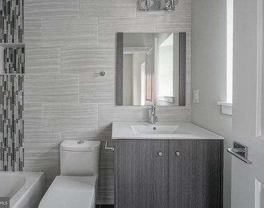 1072 N Front Street - Photo Thumbnail 10