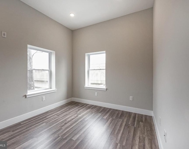 1072 N Front Street - Photo Thumbnail 18