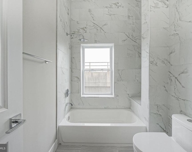 1072 N Front Street - Photo Thumbnail 7