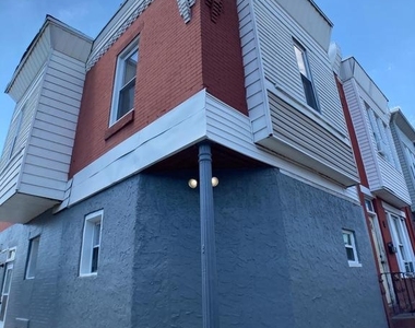 1950 Clarence Street - Photo Thumbnail 3