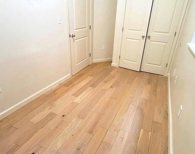 1219 W Silver Street - Photo Thumbnail 5