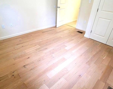 1219 W Silver Street - Photo Thumbnail 13
