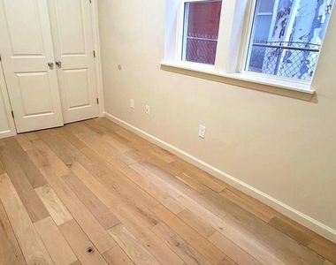 1219 W Silver Street - Photo Thumbnail 6