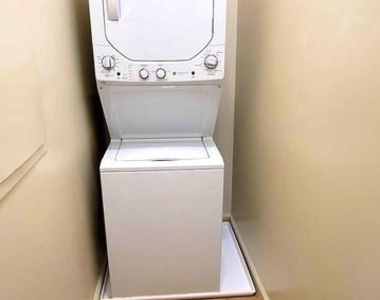 1219 W Silver Street - Photo Thumbnail 8