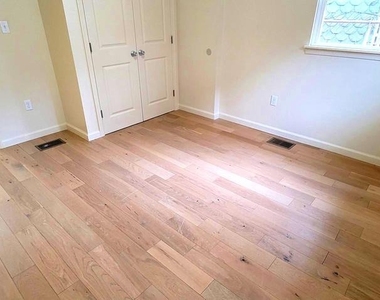 1219 W Silver Street - Photo Thumbnail 12
