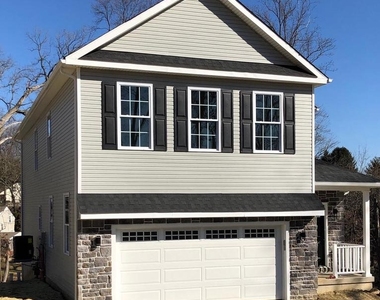 274 Oak Avenue - Photo Thumbnail 2