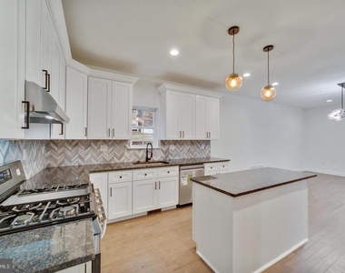 274 Oak Avenue - Photo Thumbnail 7