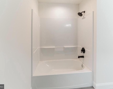 274 Oak Avenue - Photo Thumbnail 23