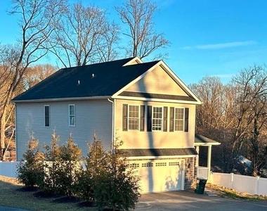 274 Oak Avenue - Photo Thumbnail 1