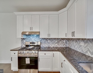 274 Oak Avenue - Photo Thumbnail 5