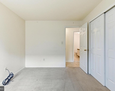 3403 Waltham Court - Photo Thumbnail 13